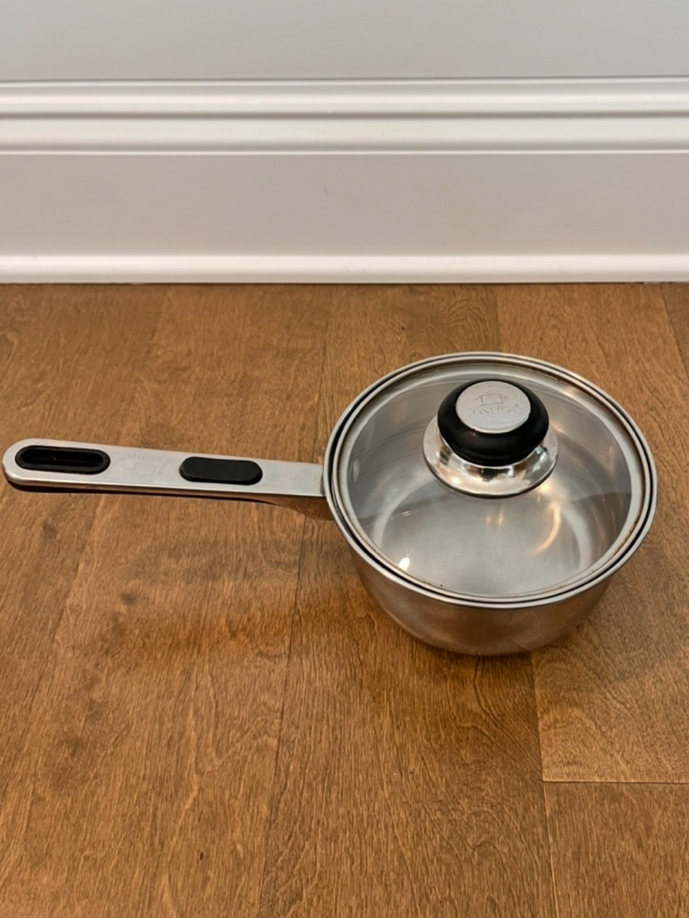 Oneida Immaculate Series 18/10 Stainless Steel 6.5” Saucepan Pot W/ Lid